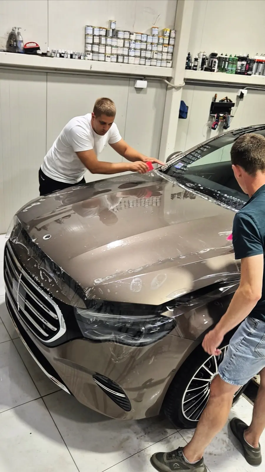 Ugradnja PPF folije na prednji deo vozila (haubu, branik i farove) – LaserWash Rumenka Detailing Centar, Novi Sad